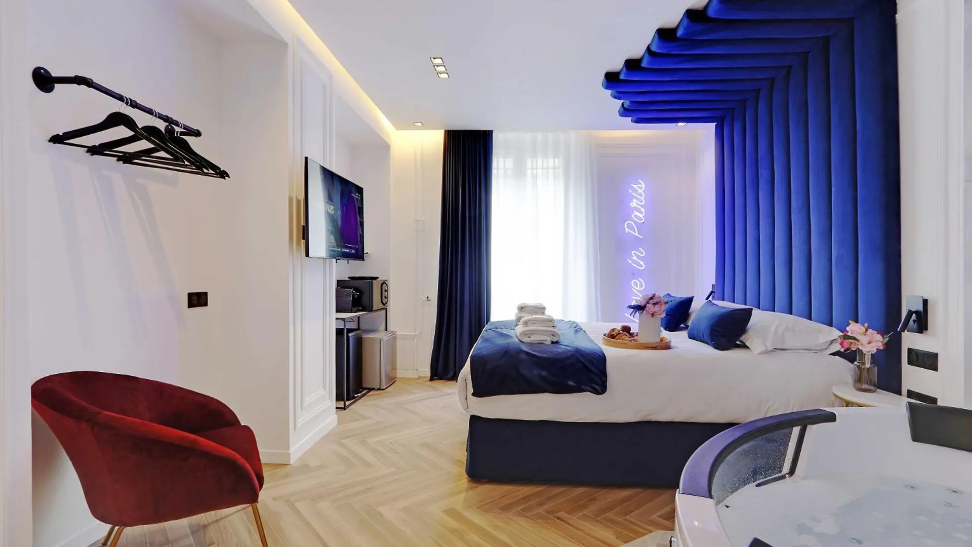 Lovely Bedroom With Jacuzzi 2P Chatelet Paris